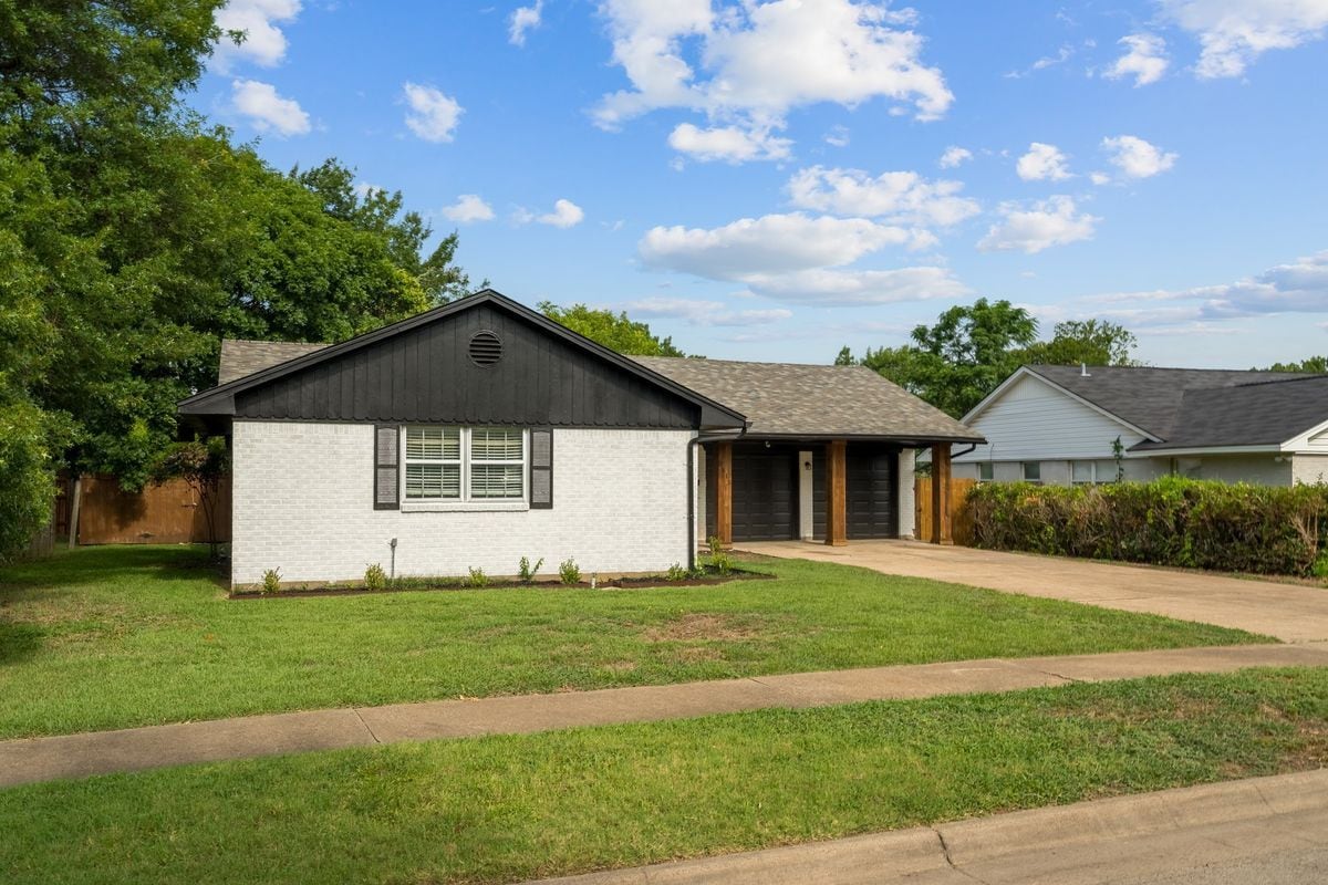 Primary Photo - 8815 Hackney Ln