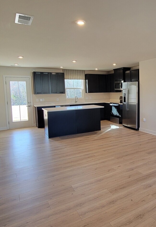 Building Photo - 207 Maggys Wy