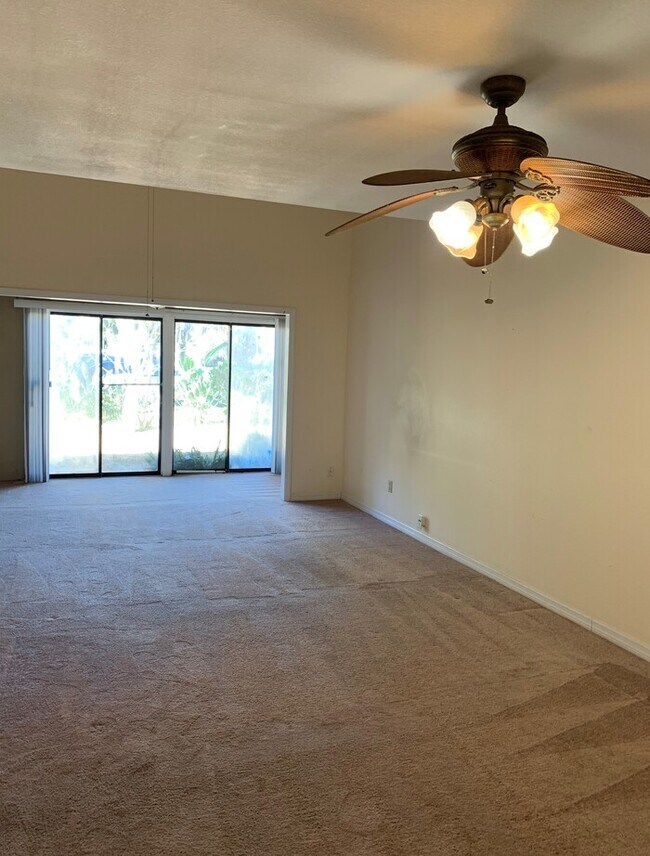 Foto del edificio - Awesome 2 bedroom 2 bath, WILL ACCEPT HOUS...