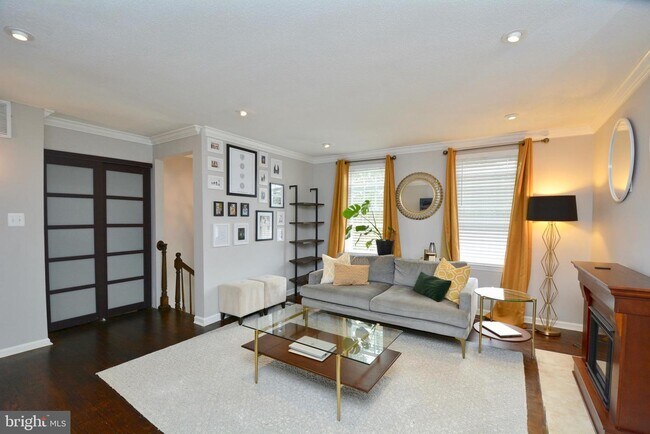 Foto del edificio - 4737 Backlick Rd