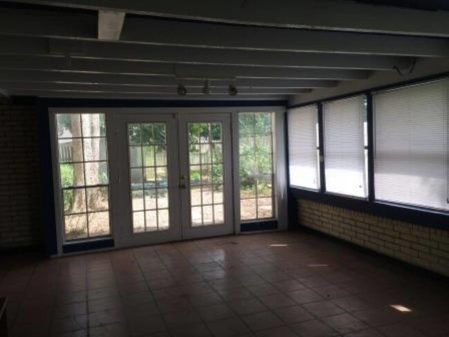 Foto del edificio - 853 Millwood Rd