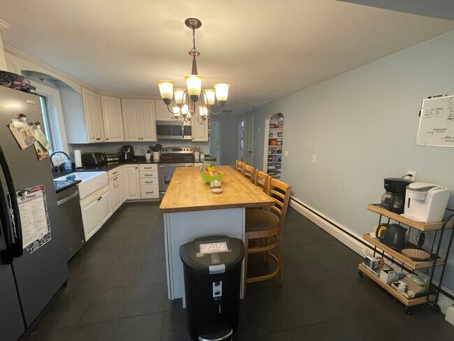 Foto del edificio - 803 Stonehouse Rd