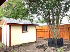 Building Photo - 1134 Somercotes Ln