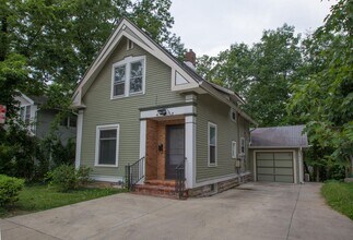 Building Photo - 526 S Woodlawn Ave