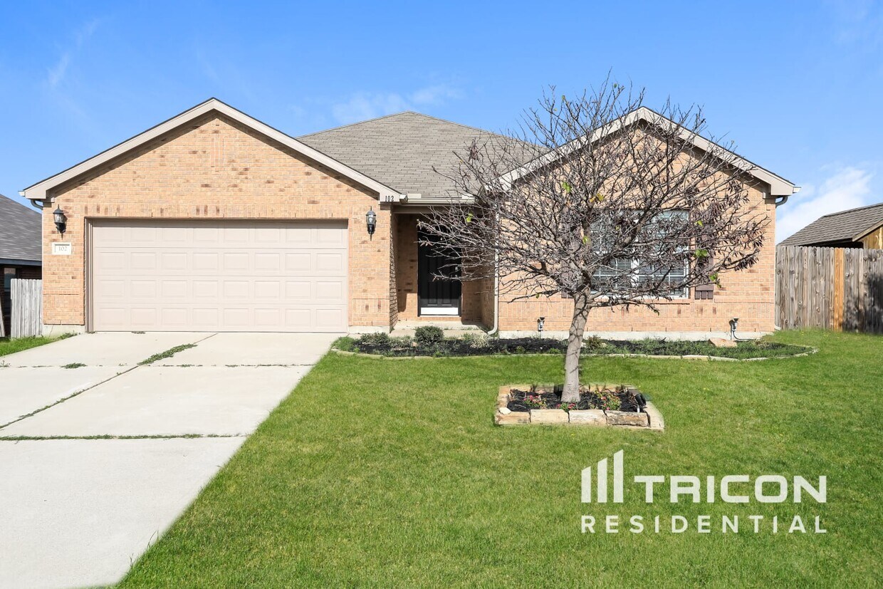 Primary Photo - 102 Saddlebag Court Newark TX