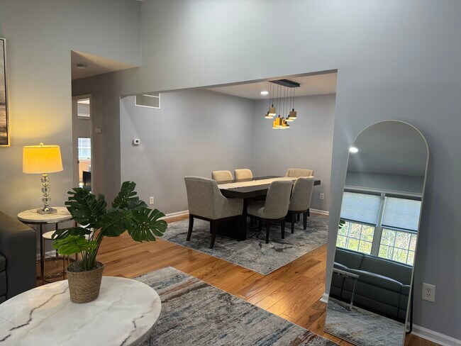 Foto del edificio - 50 Falls Bridge Dr