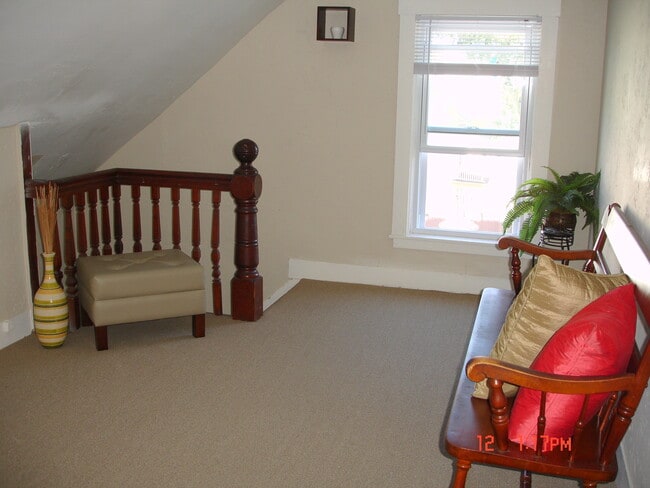 Building Photo - 15 Homer St