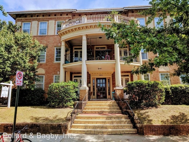 Building Photo - 3012 Monument Ave