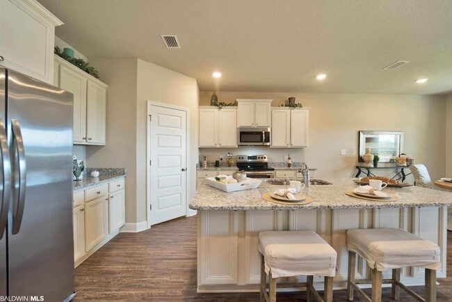 Building Photo - 31075 Semper Dr