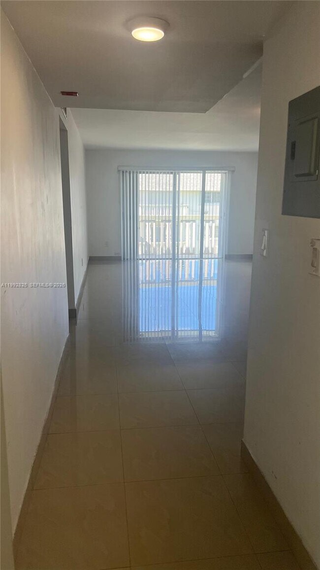 Foto del edificio - 15205 NE 6th Ave