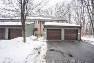 Building Photo - 155 Wynwood Dr