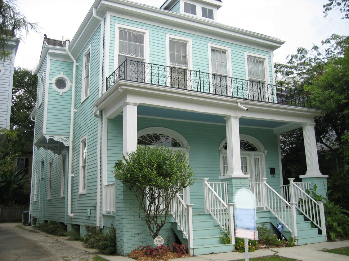 2230 General Pershing St, New Orleans, LA 70115 Townhouse for Rent in