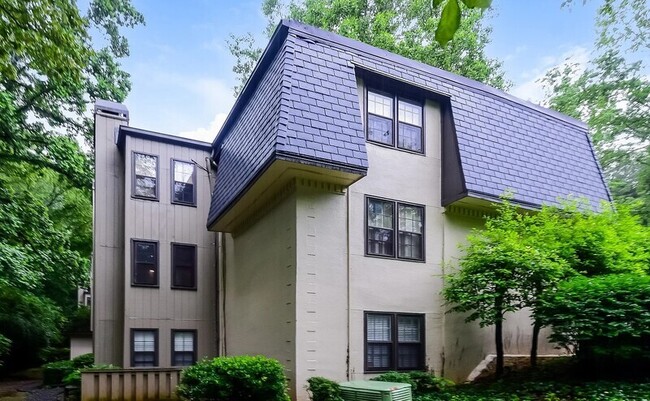 Building Photo - 140 Lablanc Way NW