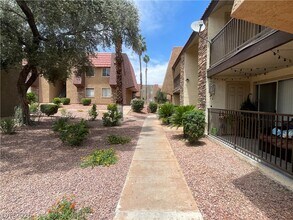 Building Photo - 5350 River Glen Dr