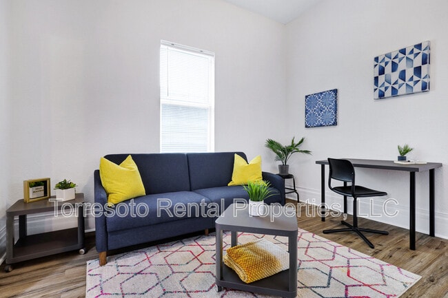 Building Photo - 226 Porter St