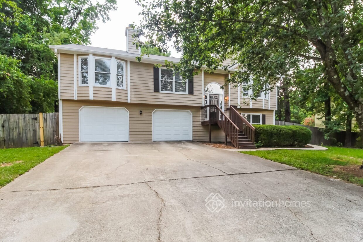 Primary Photo - 790 Holcombe Woods Ct
