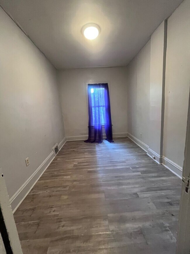 Foto del edificio - 4008 Ardmore Ave