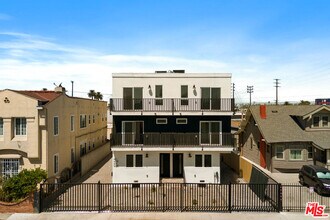 Building Photo - 1617 2nd Ave