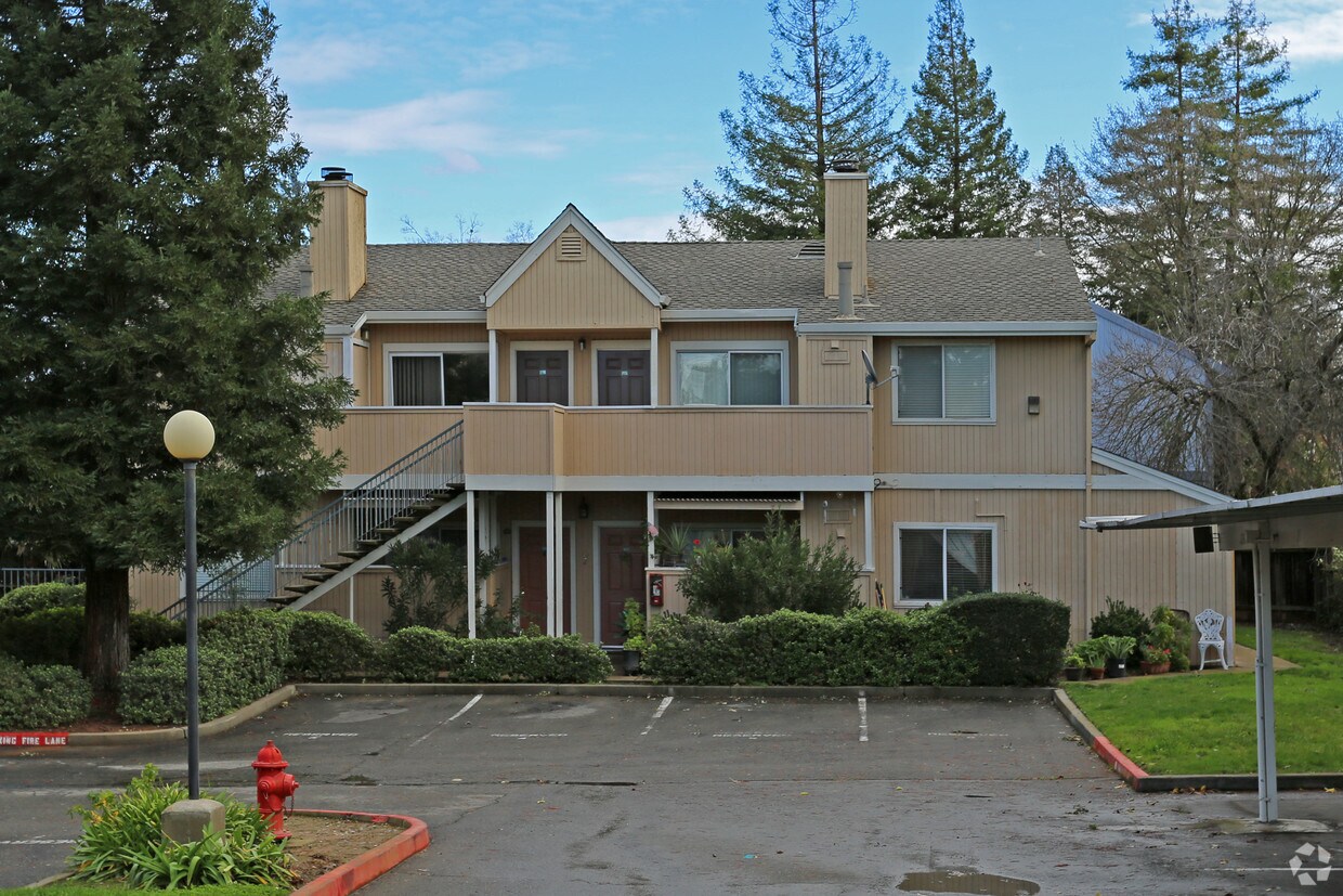Foto del edificio - Carmichael Springs Apartments