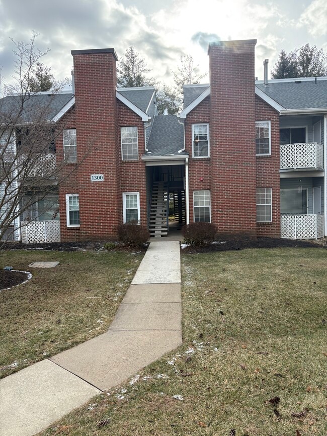 Foto del edificio - 1304 Diamond Dr