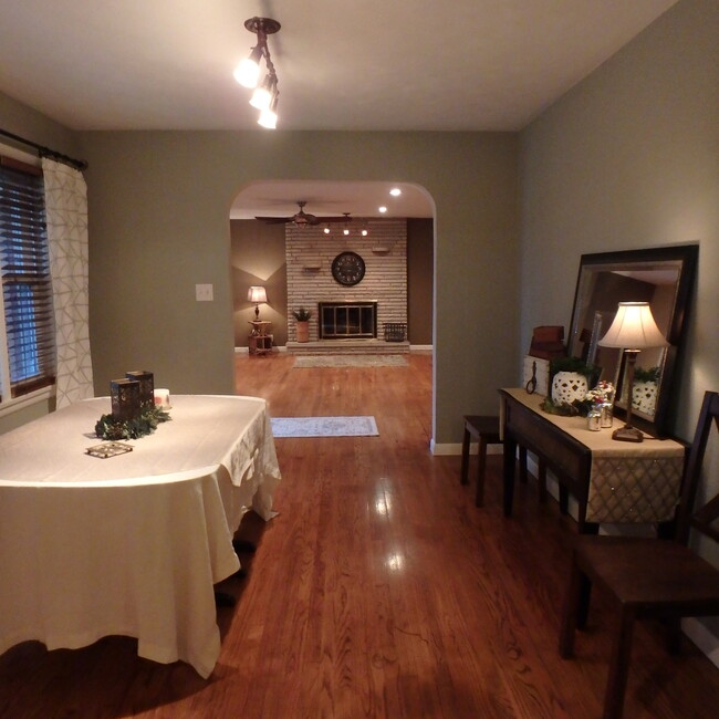 Building Photo - 203 Villa Dr