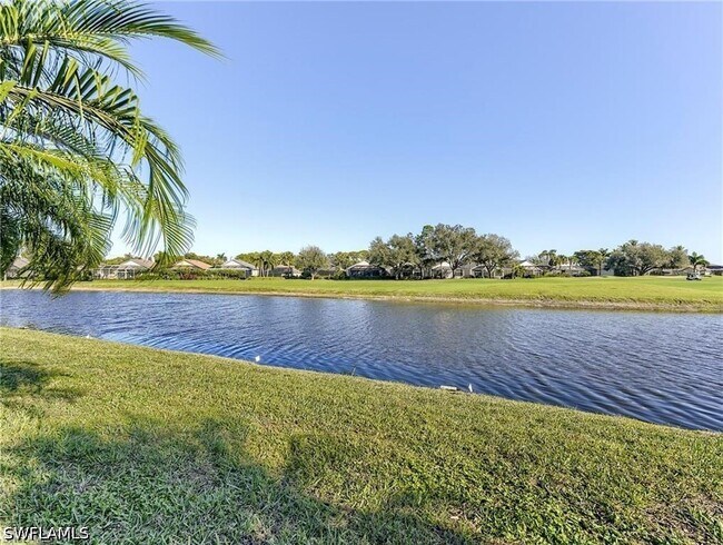 Foto del edificio - 8529 Fairway Bend Dr