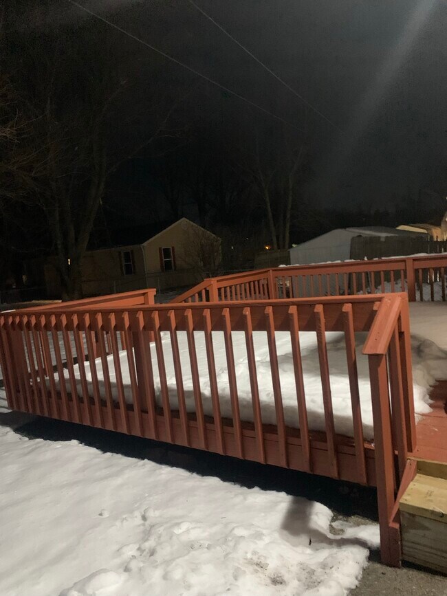 Rear deck - 6410 Beaty Ave