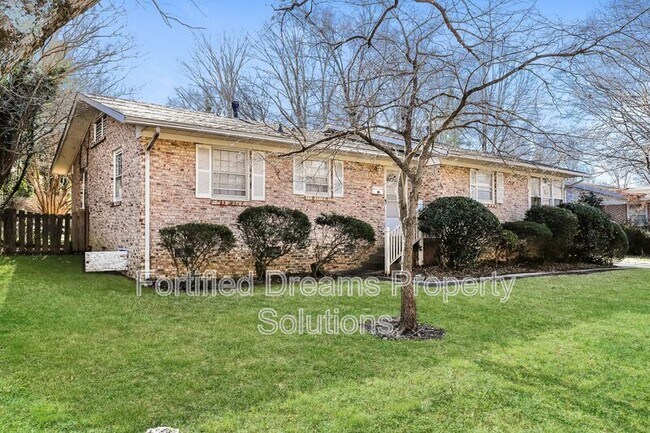 Foto del edificio - 1801 W Cone Blvd