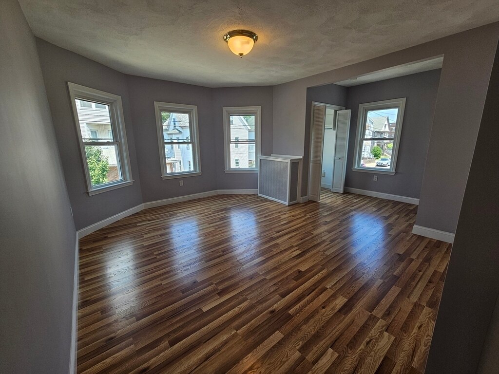 Foto principal - 33 Linden St