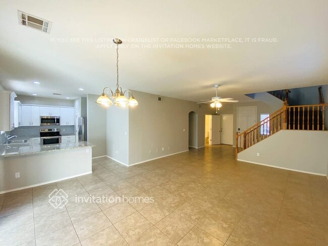 Building Photo - 807 W St Anne Ave
