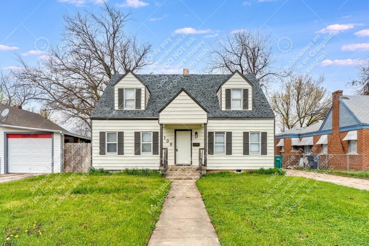 Primary Photo - 1109 1/2 SW 26th St