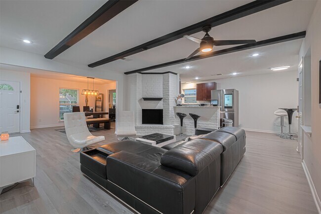 Foto del edificio - 12602 Westleigh Dr