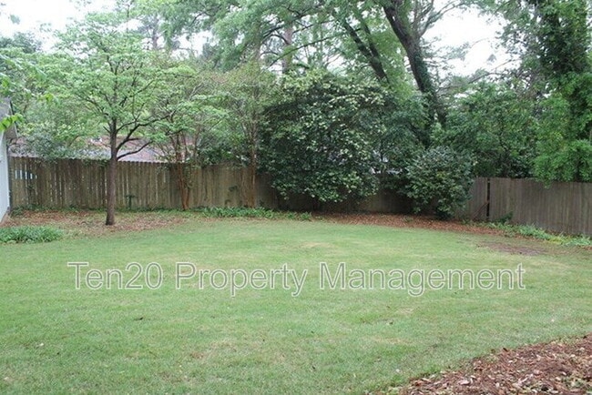 Building Photo - 3308 Junaluska Dr
