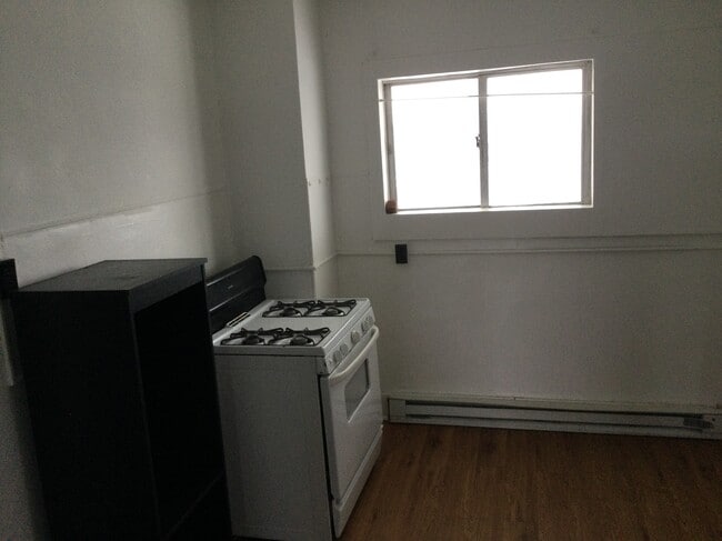 Building Photo - 63 Jones Ave