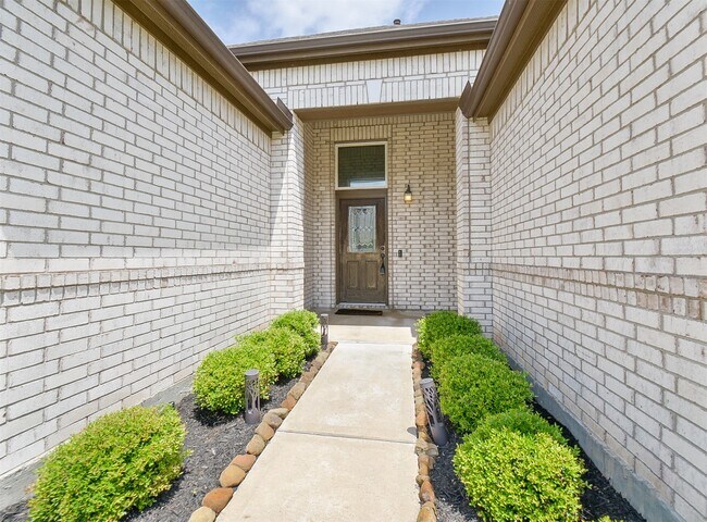 Foto del edificio - 13207 Westmont Heights Ln
