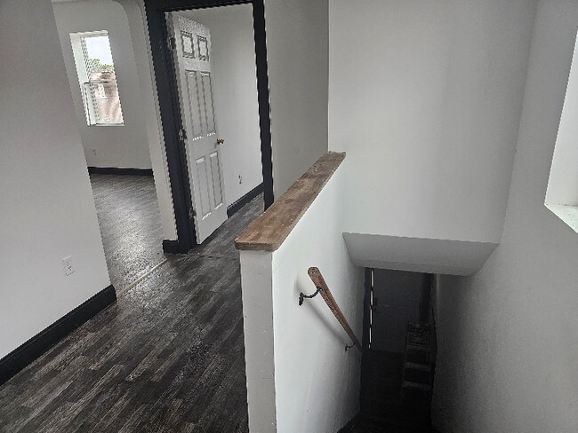 Foto del edificio - 4143 Farlin Ave