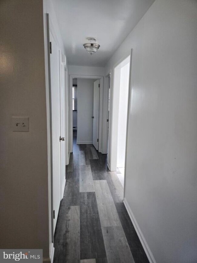 Foto del edificio - 311 E Park Ave