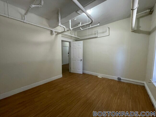 Building Photo - 1191 Boylston St