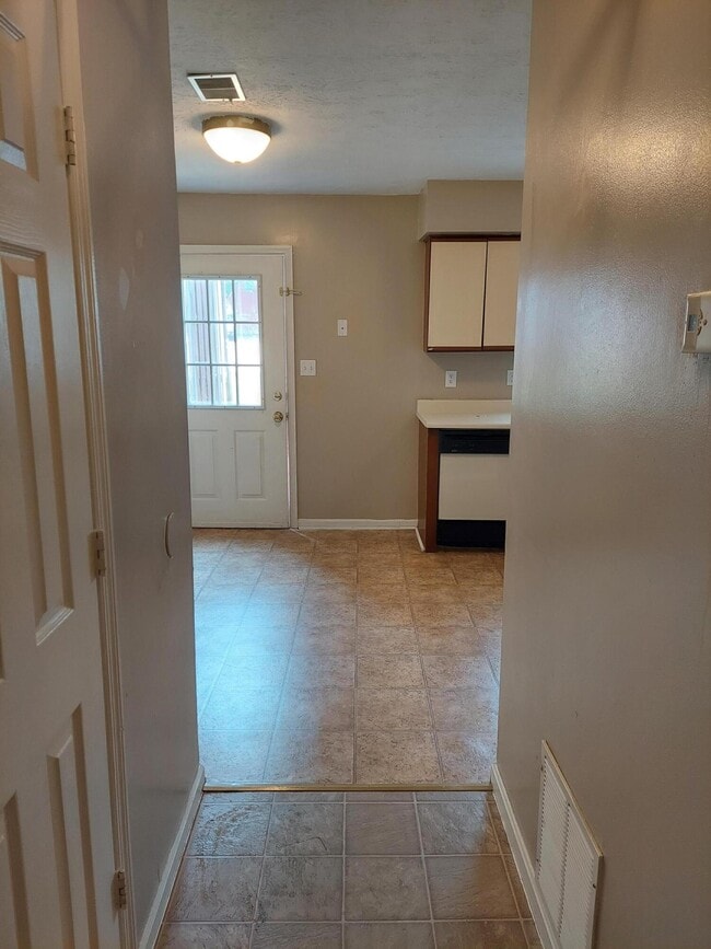 3817 Camelot Dr, Lexington, KY 40517 Townhome Rentals in Lexington KY