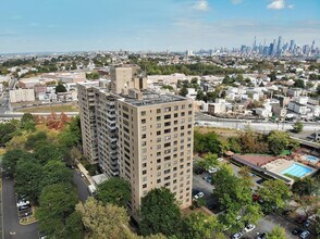 Building Photo - 201 St Pauls Ave