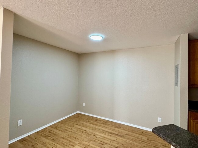 Building Photo - Charming 1B/1B condo for rent in Ocean Gro...