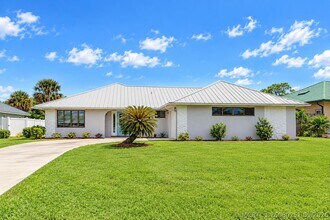 Building Photo - 1309 SE Coral Reef St