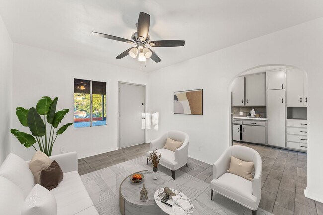 Building Photo - 10639 Fitzroy Ave