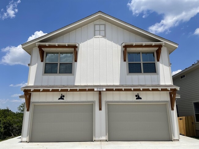 Photo - 2202 Sandlewood Cv Townhome