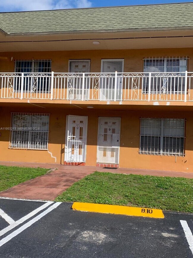 Foto del edificio - 271 NW 177th St