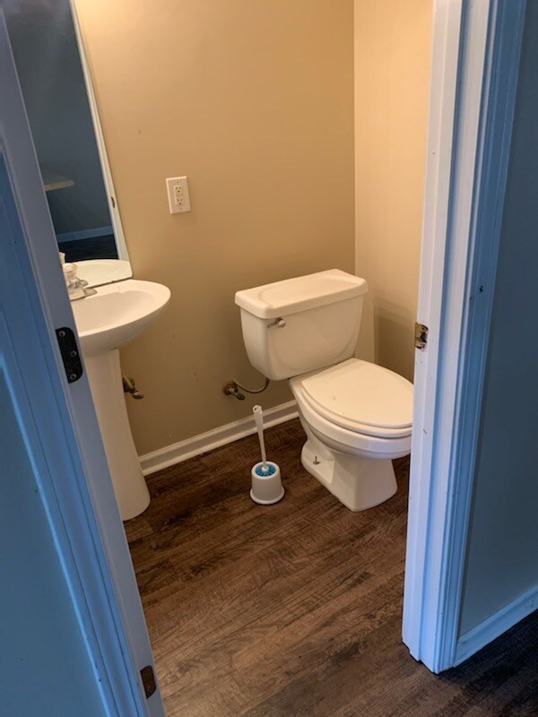 1st flr Bath - 209 Springfield Cir