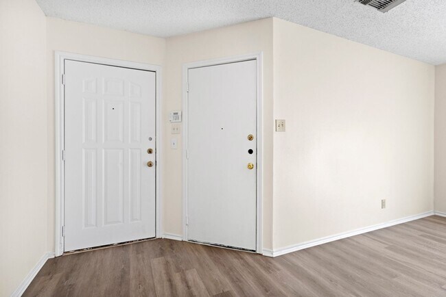 Foto del edificio - 9711 Arcade Ridge