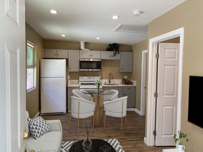 Foto del edificio - 824 Coronado Ter