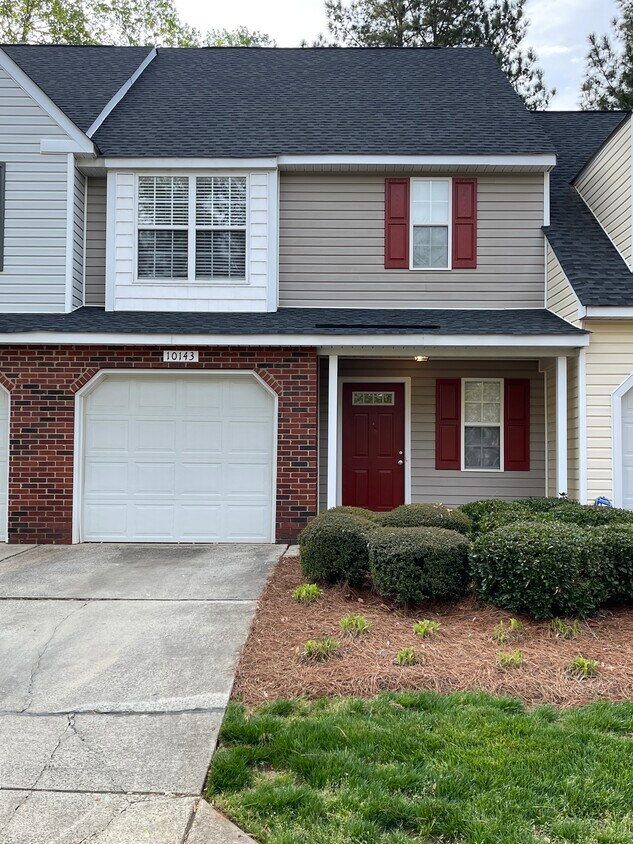 Front - 10143 University Park Ln