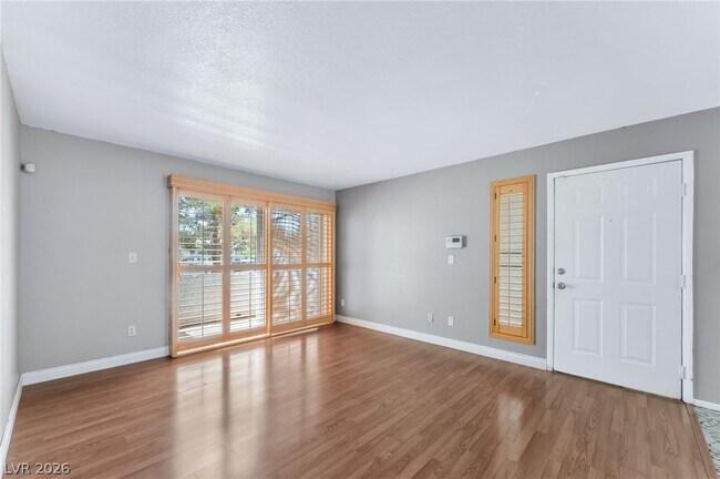 Foto del edificio - 3125 Casey Dr